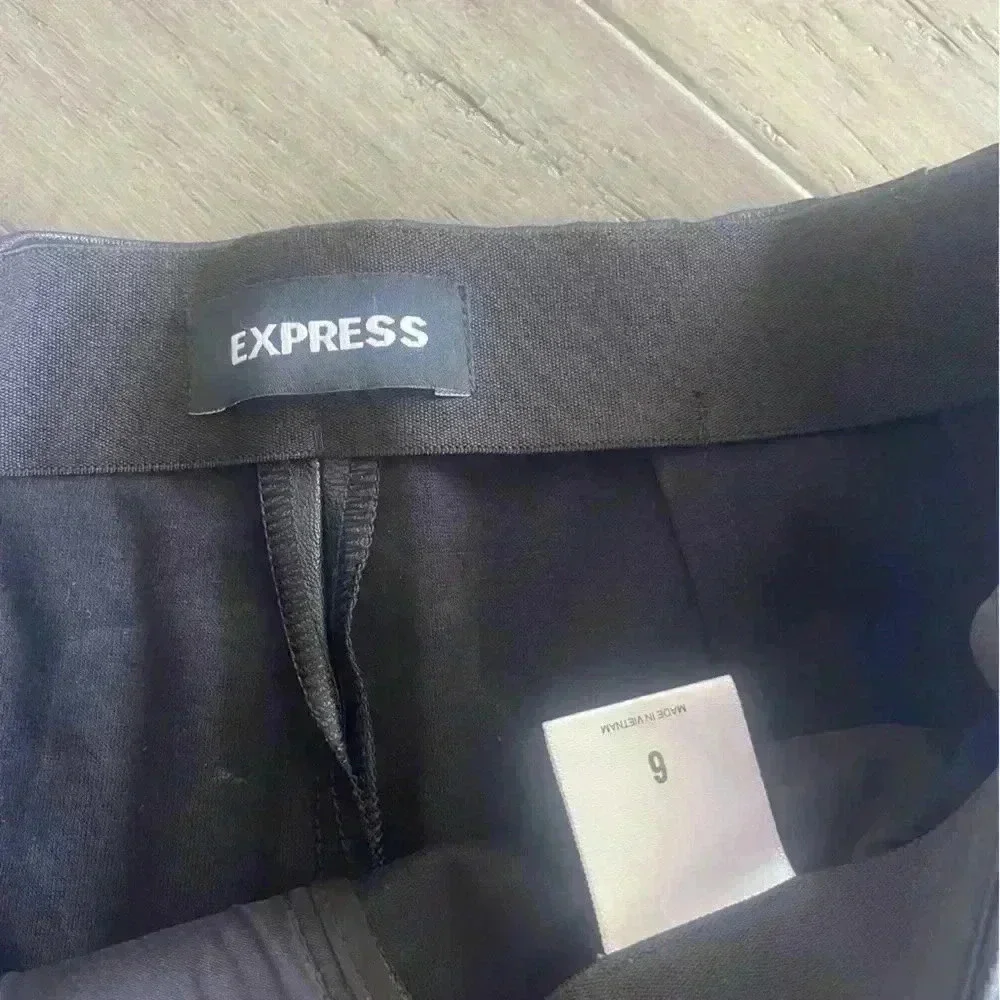 EXPRESS | Faux Leather Stretchy pants - Picture 3 of 6